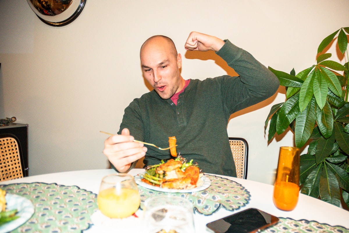 Food allergen awareness for men